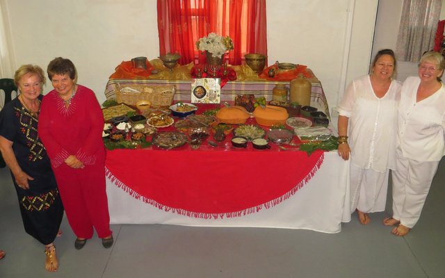 Die dames verantwoordelik vir die Bybelse ete, met Dineke Stecher, Kobie Lowenthal, Tess de Kock en Amanda Woest